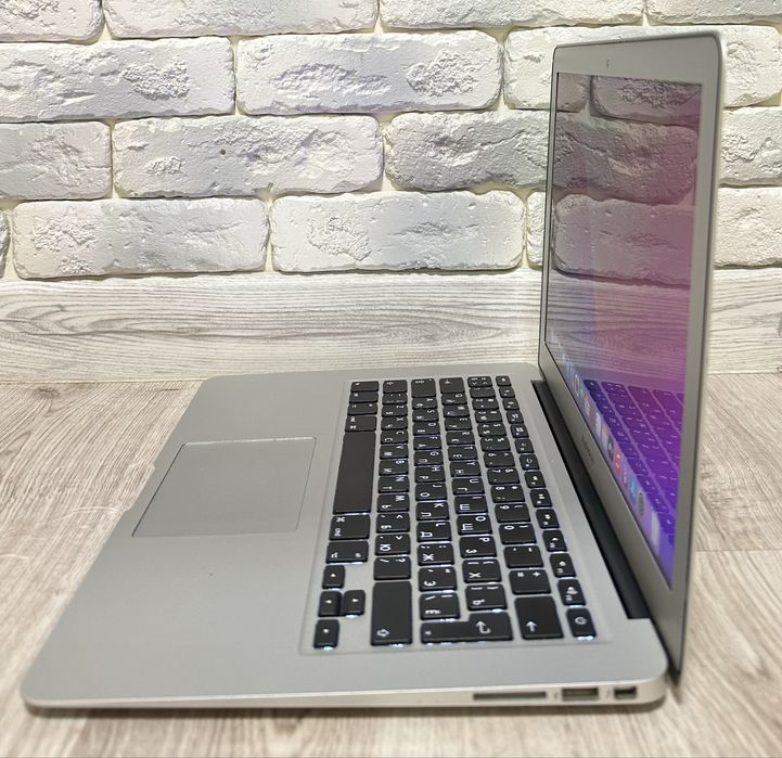 Продам Macbook Air 13" 2017 8/128
