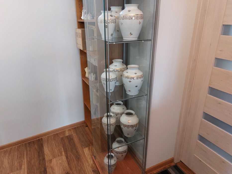 Wazony porcelanowe, Chodzież, złote zdobienia, 11 sztuk, PRL