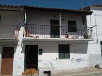 Moradia T3 situada na vila da Zebreira