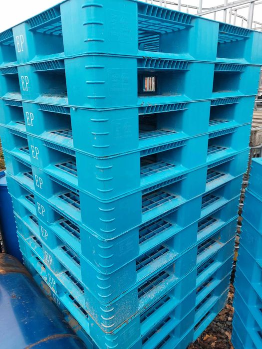 Mocne palety plastikowe niebieskie