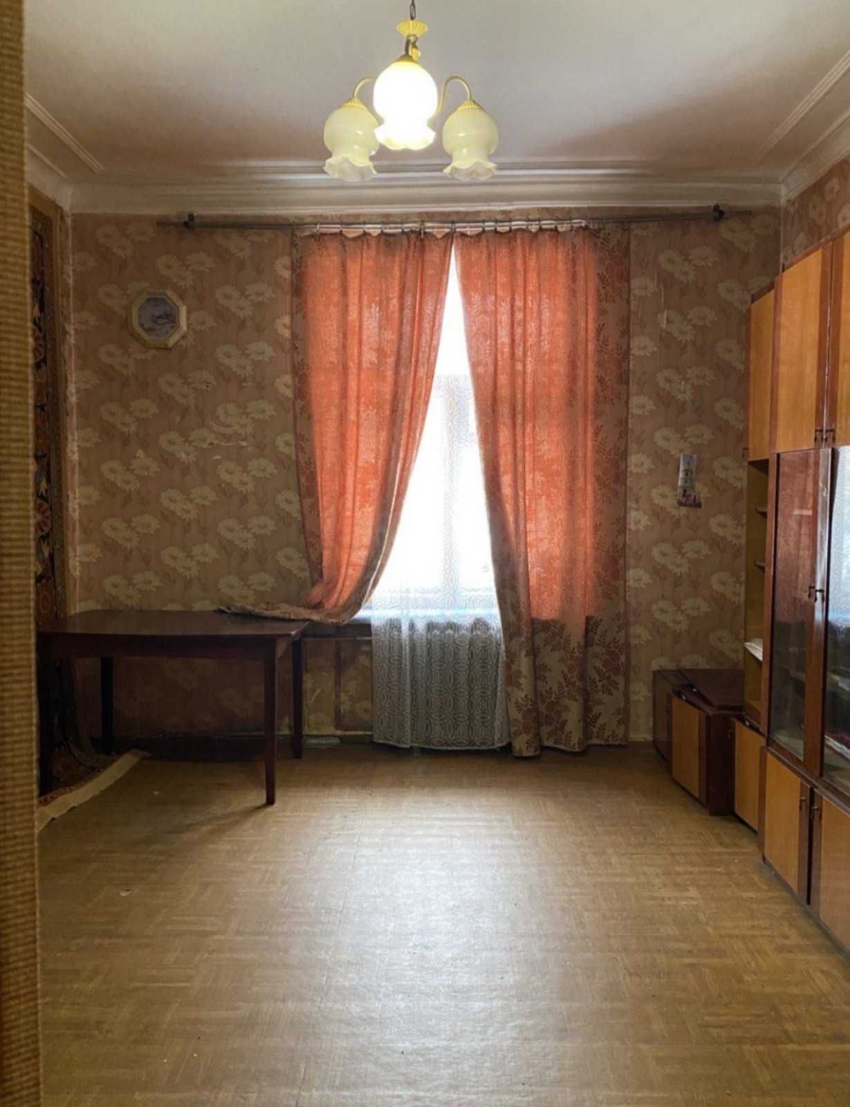 Продается 2 ком  квартира по ул. Александровская