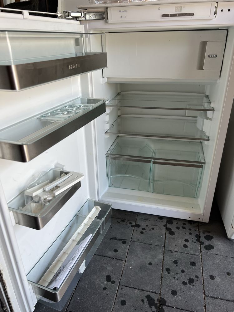 Lodowko zamrazalka miele 49254 if uszkodzona