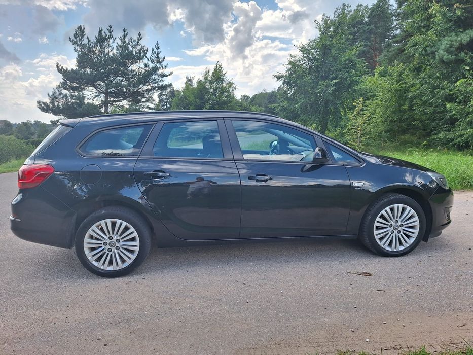 Ładny Opel Astra 2014 rok, sprowadzony.