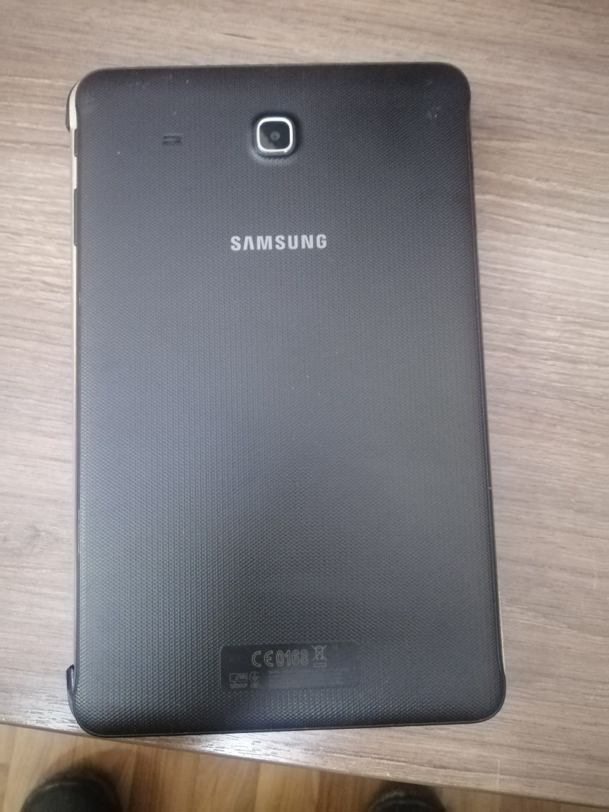 Планшет SAMSUNG Galaxy TAB E