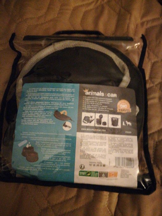 Casa c/pernas p/gatos, IKEA. Kit viagem p/ animais. NOVOS