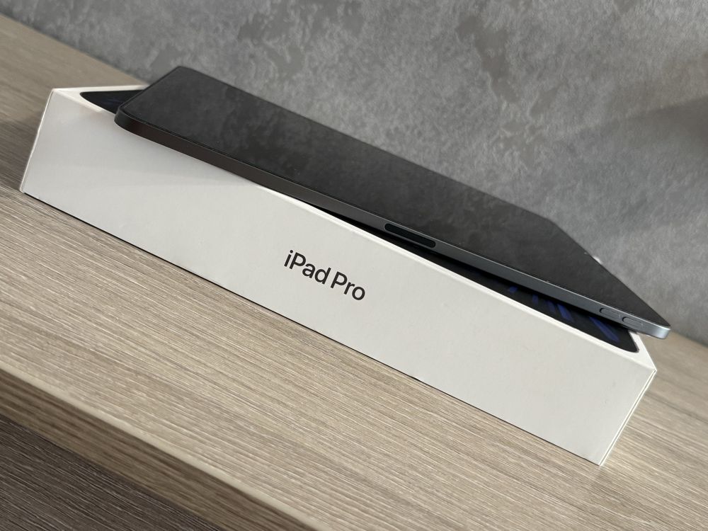iPad Pro 12.9-inch (5th Generation) Wi-Fi