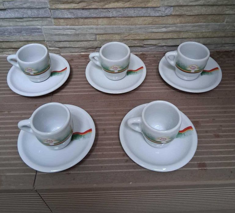 Vende-se Conjunto Chávenas Café