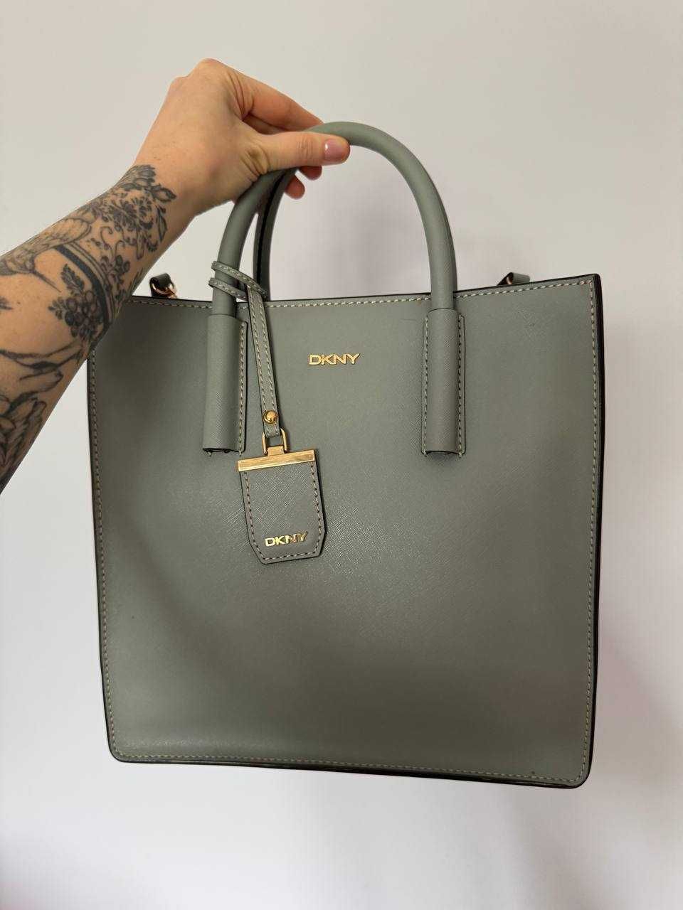 Сумка DKNY в кольорі Powdered Blue - Стан ідеальний