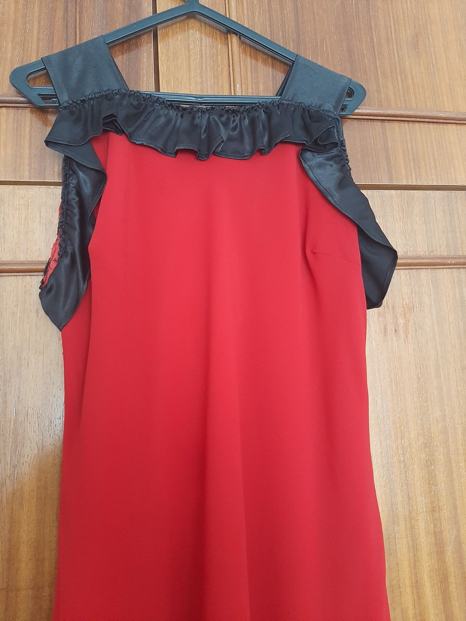 Vestido vermelho clássico