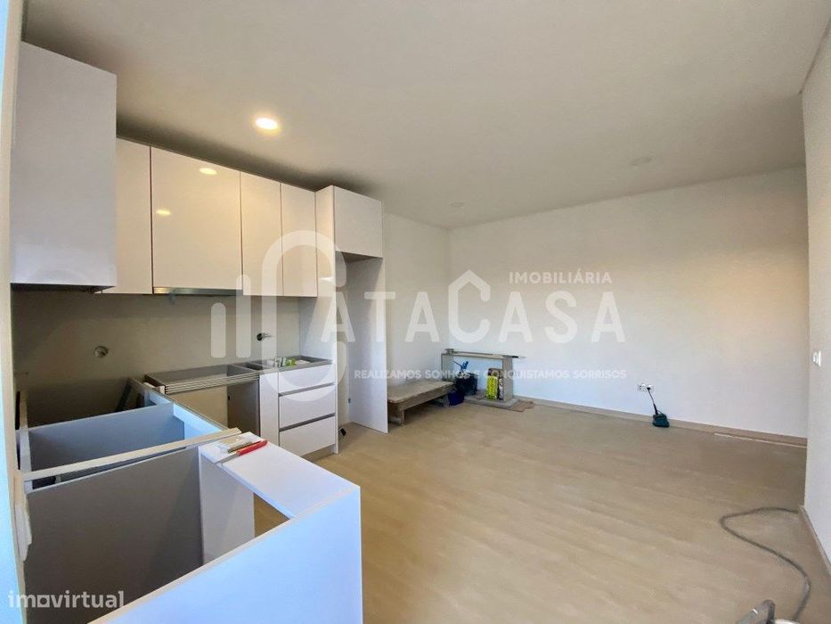 Moradia Isolada T2 Nova à Venda no Centro de Barrô