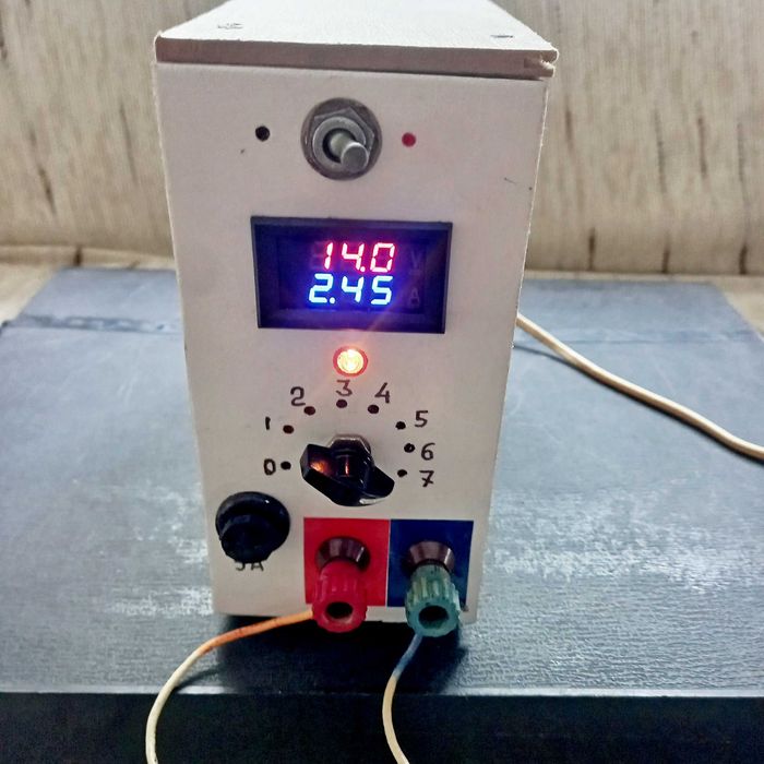 Зарядное трансформаторное 6A/ 12 -19,8V 6A с индикацией V и А.