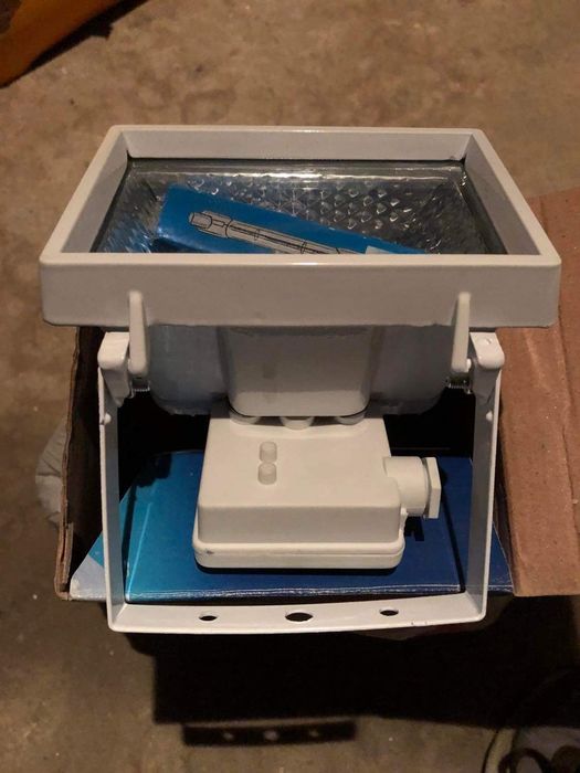 Projetore branco novo