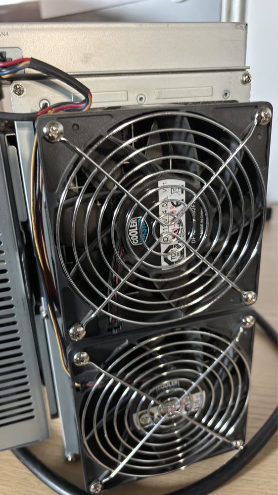 AvalonMiner 1246 85T - koparka bitcoin