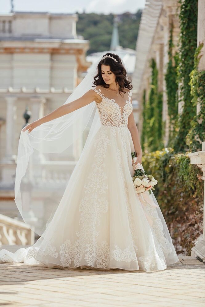 Шикарне весільне плаття бренду Allegresse