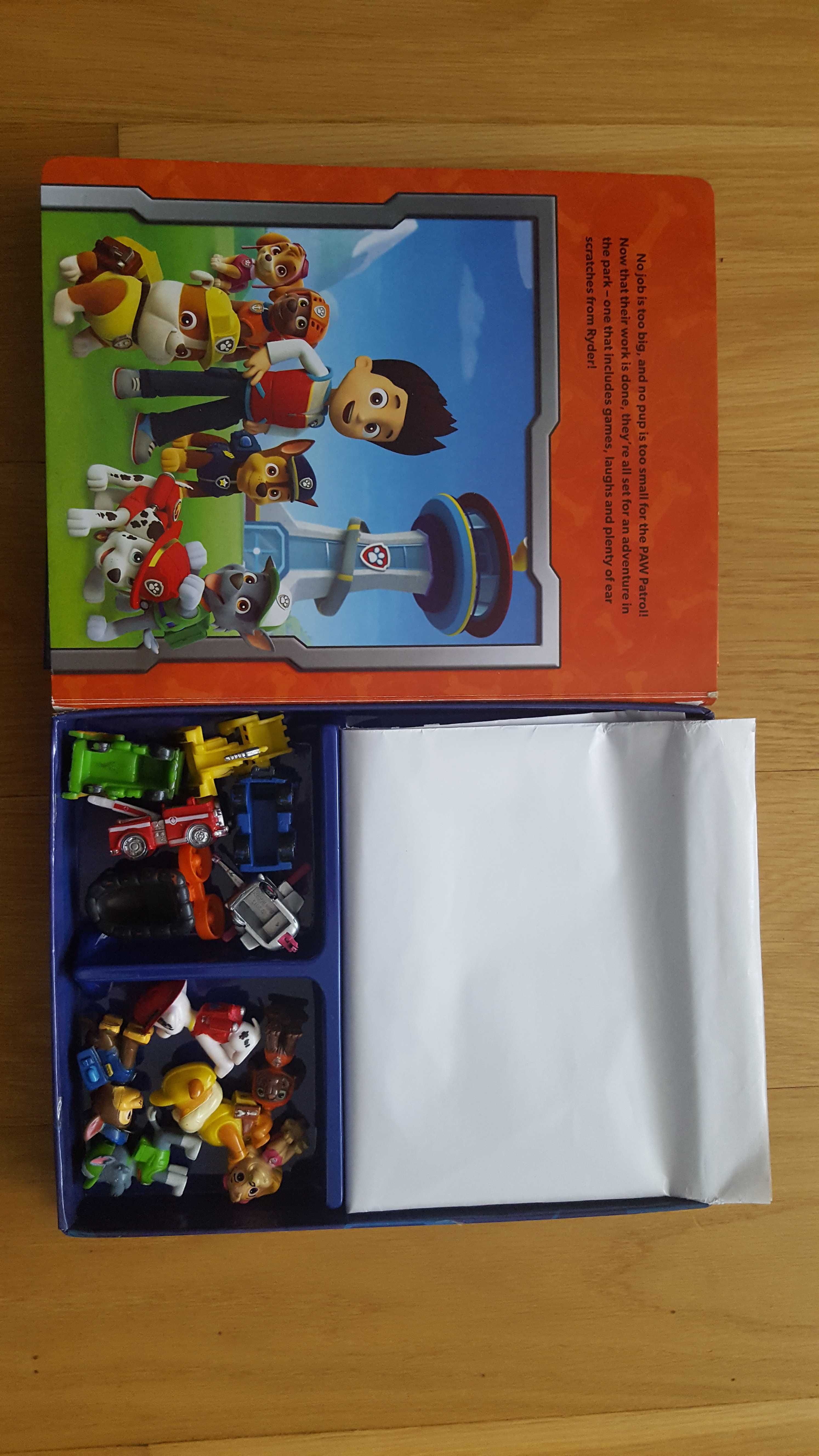 Paw Patrol książka z figurkami po angielsku