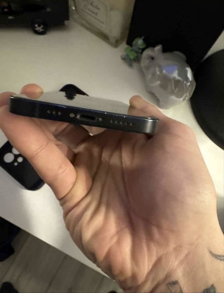 Iphone 12 w dobrym stanie