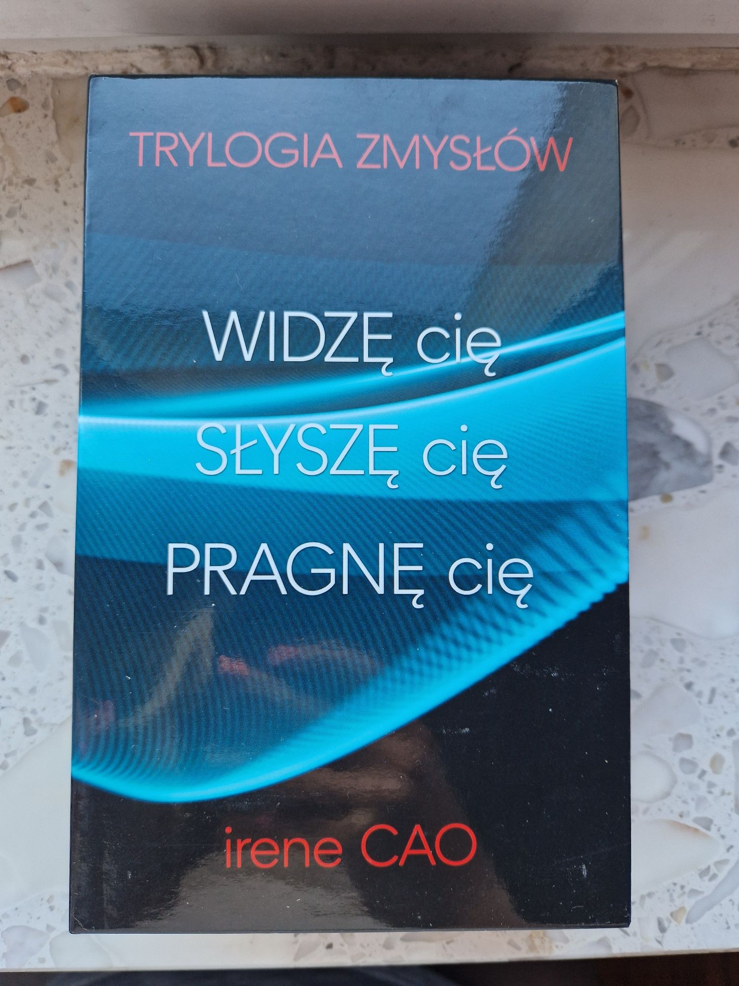 Trylogia zmysłów irene cao  widzę cie, słyszę cię, pragnę cię