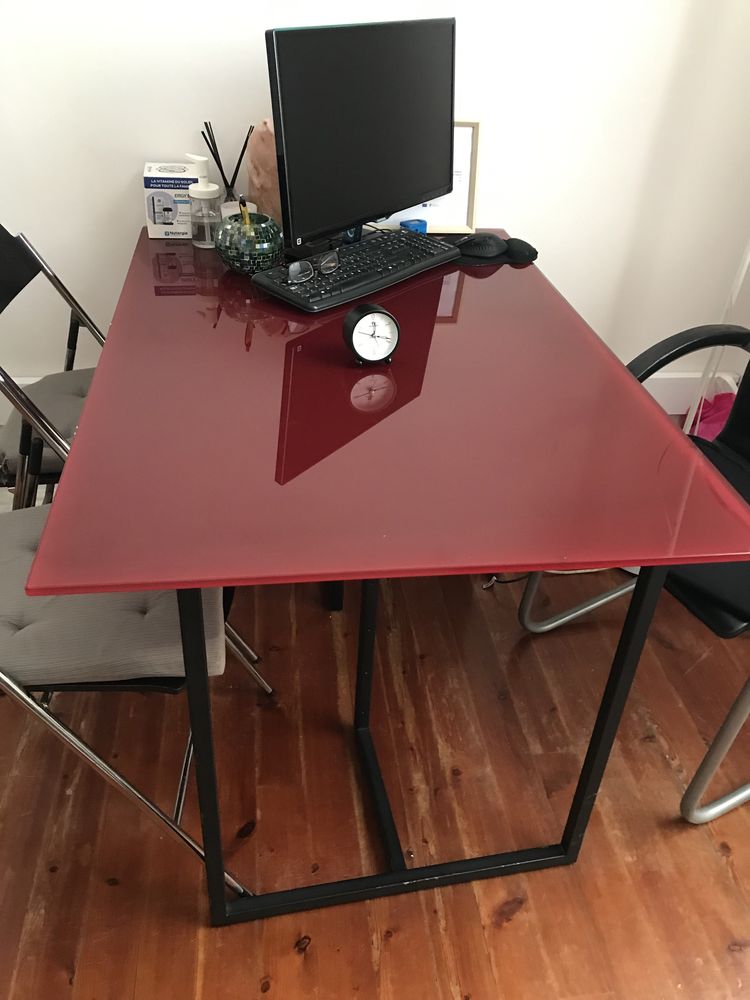 Mesa com tampo de vidro 1,20 m x 0,80 m