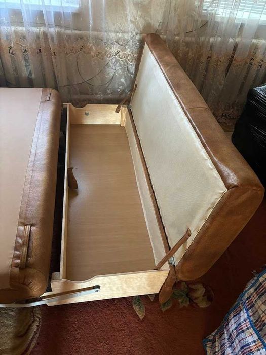 Диван та два кресла