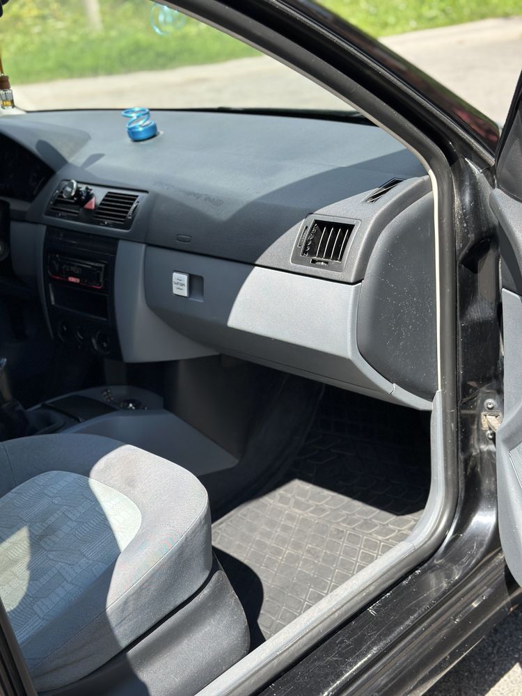 Продам skoda fabia 1.4