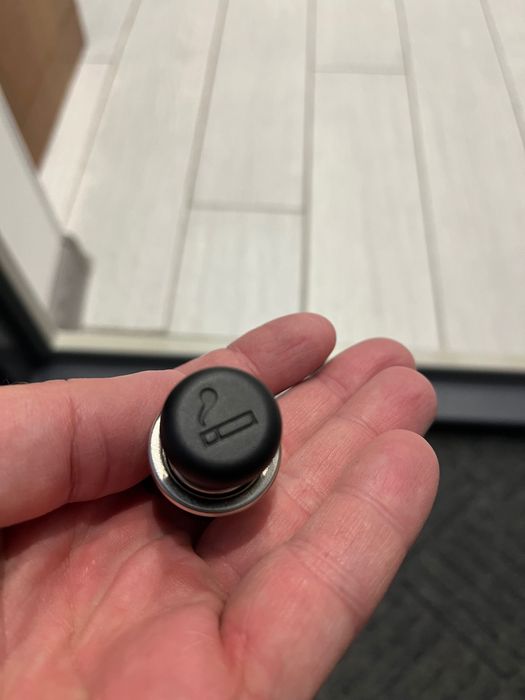 Прикуриватель в авто новий