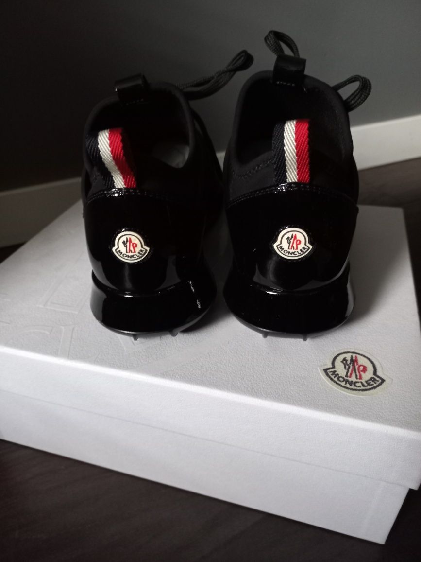 Nowe buty Moncler