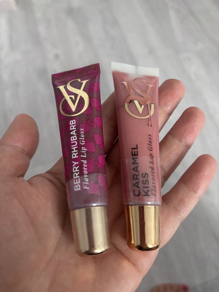 Бліск для губ  Victoria Secret