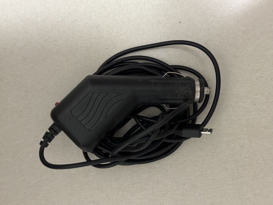 Продам зарядний пристрій для авто від прикуривателя