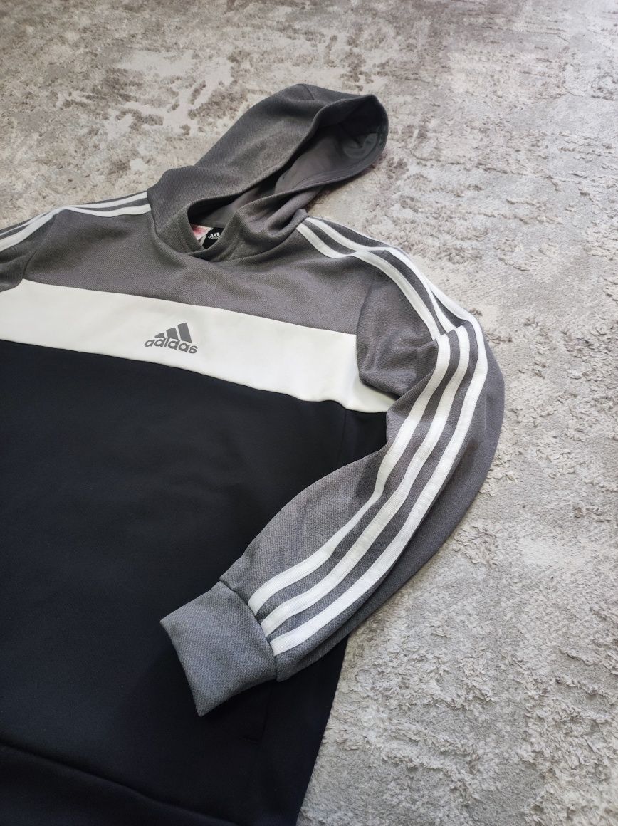 Худі Adidas на лампасах