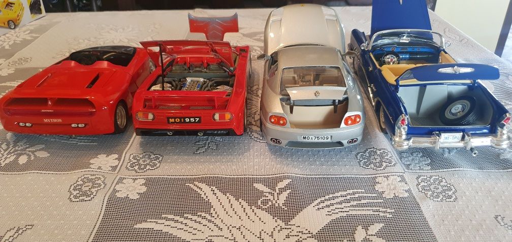 Miniaturas 1/18  sem caixa