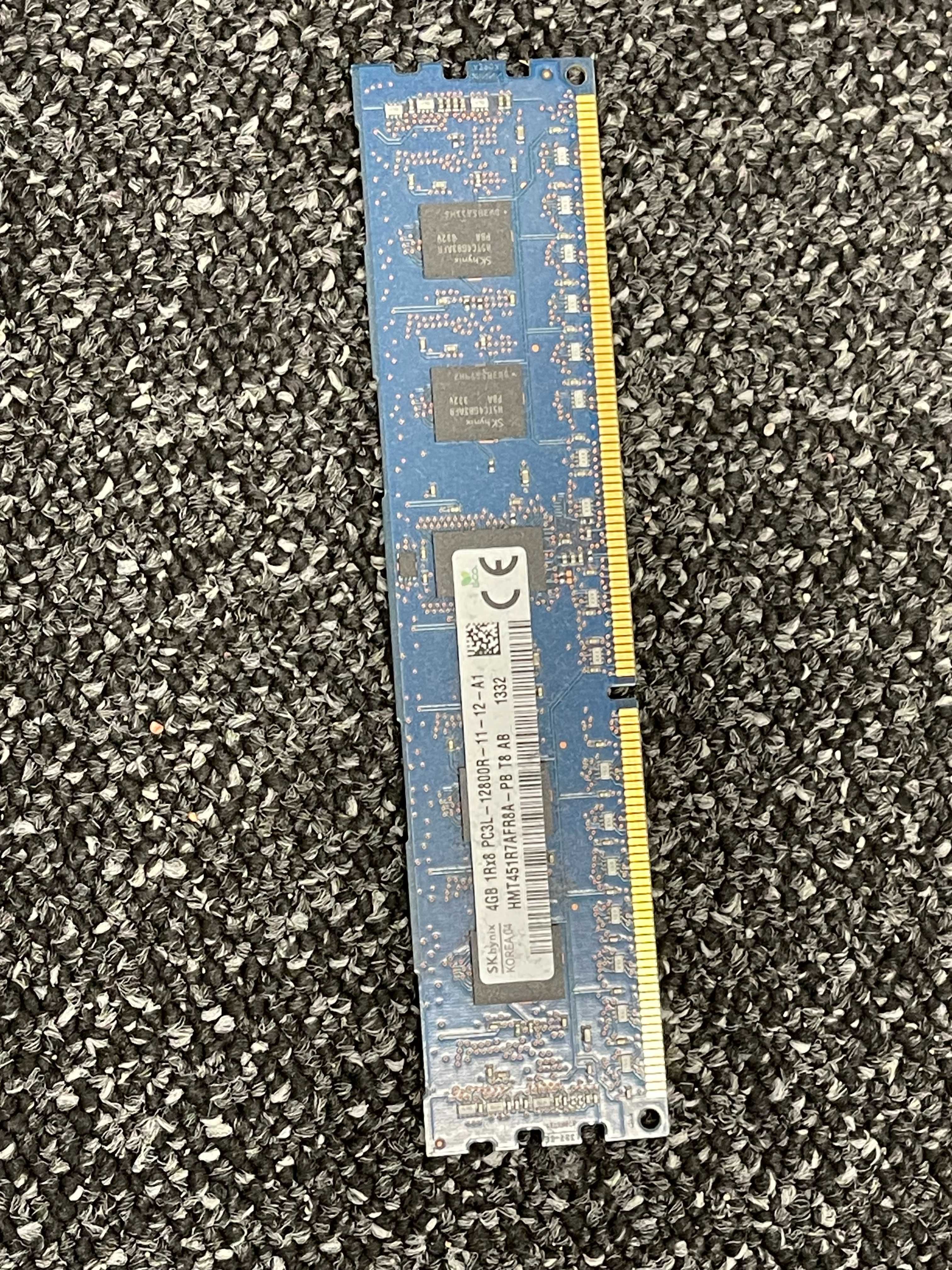 Pamięć RAM HYNIX HMT451R7AFR8A-PB 4GB Ddr3 1600Mhz Pc3-12800 Ecc