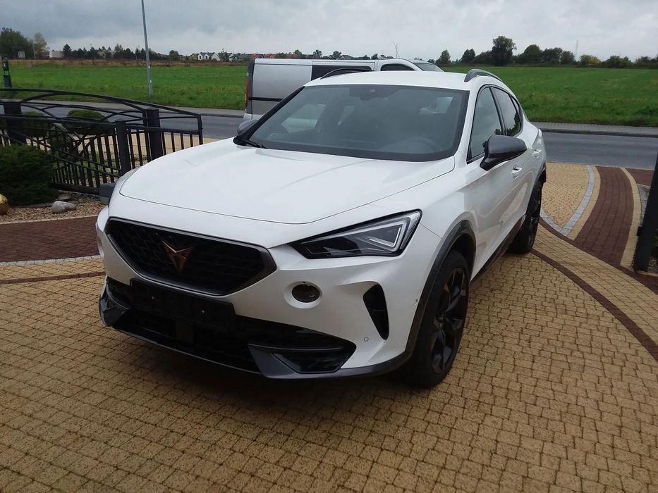 Cupra Formentor Cupra Formentor 1,5TSI 150KM 7-biegowa automatyczna DSG (biała)