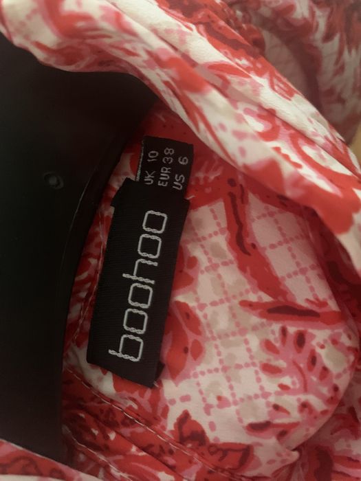 Sukienka piękna nowa marki Boohoo
