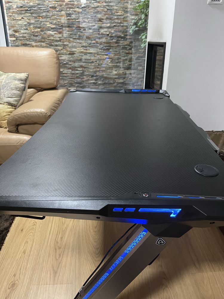 Mesa gaming RGB