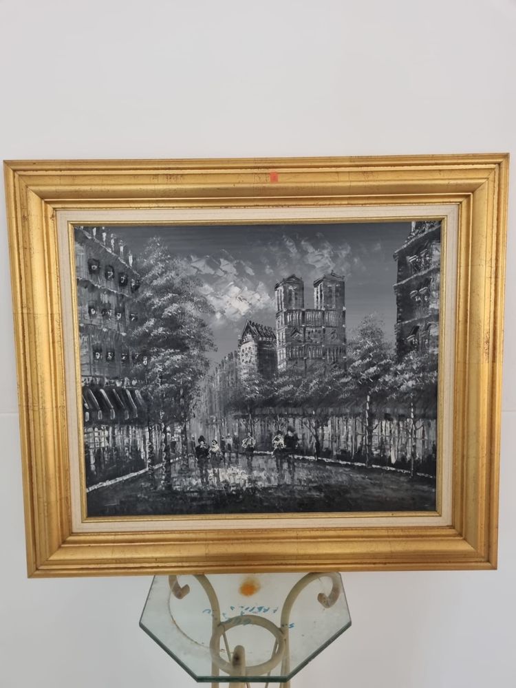 Quadros com moldura dourada