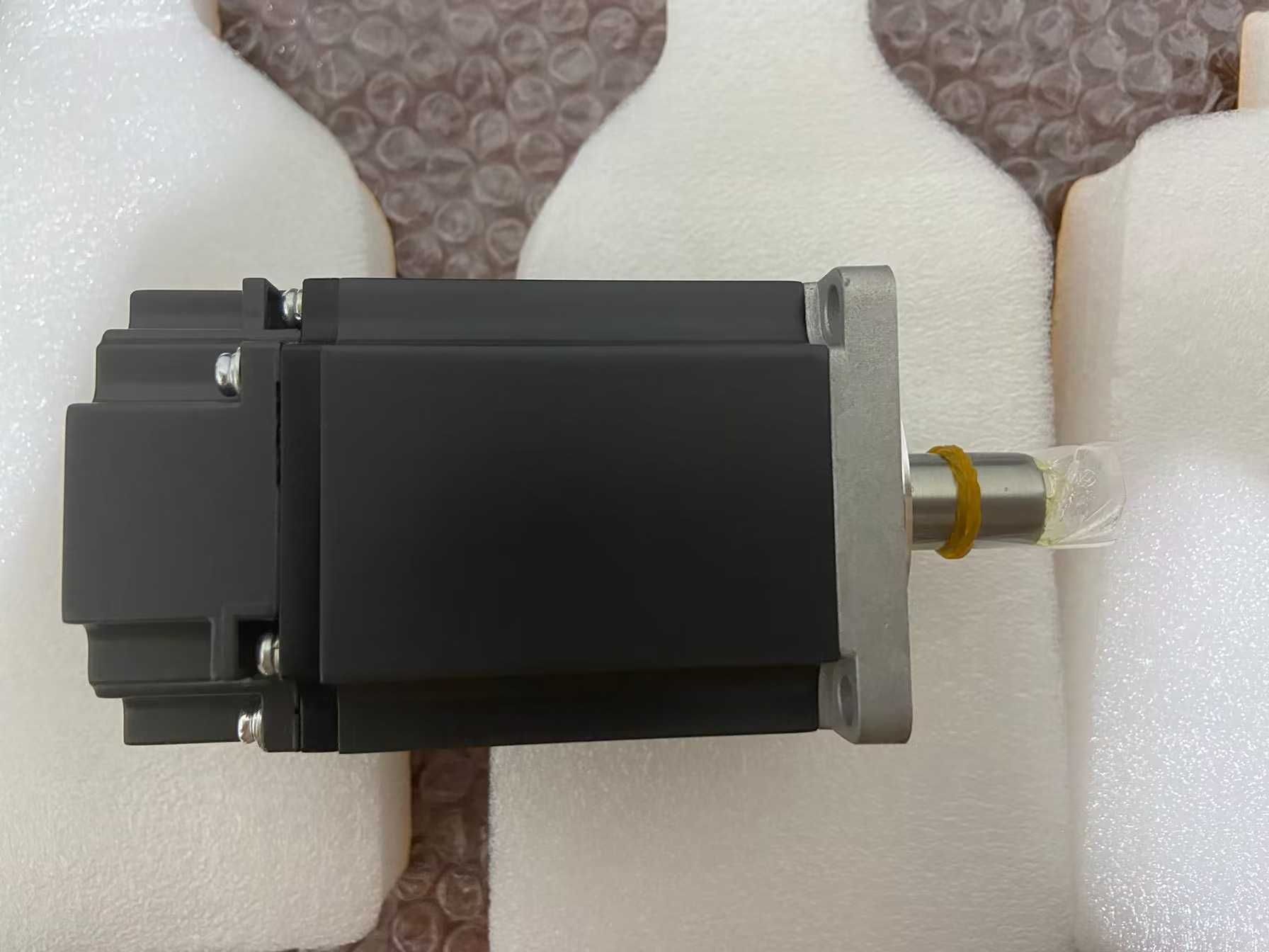 Сервомотор Mitsubishi , AC Servo  , Mitsubishi , HF-KP43 , та інші ..