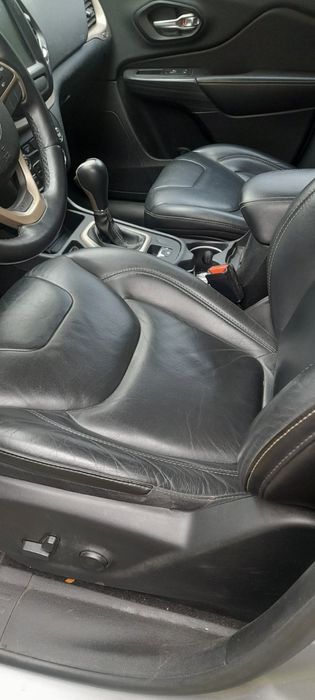 Jeep cherokee kl limited 2.4 2015