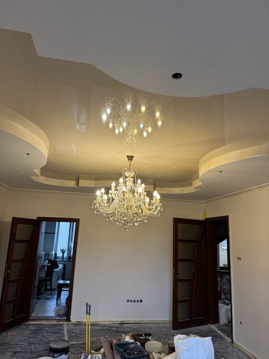 Велика хрустальна люстра