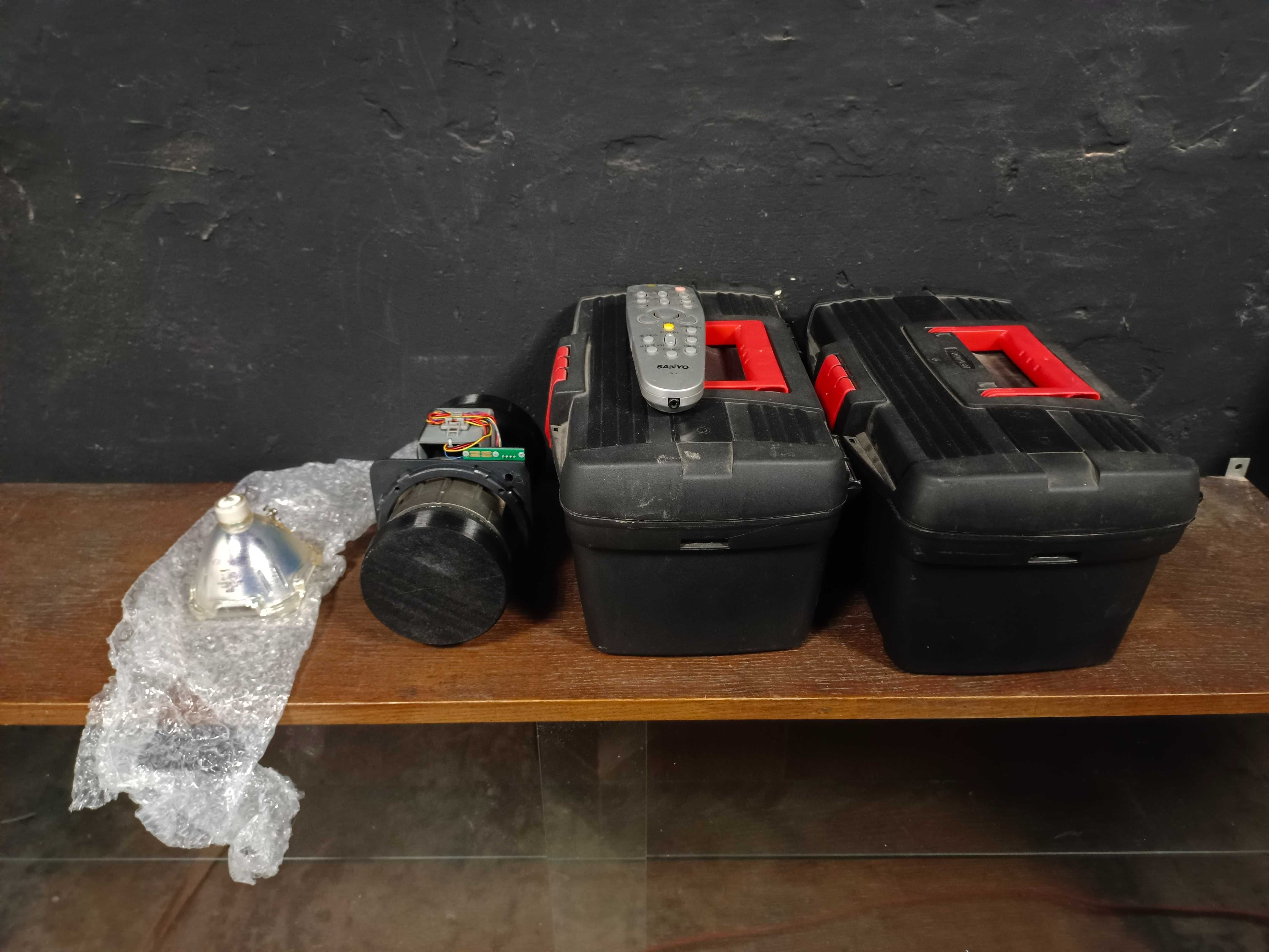 Projektor Christie LX100 (Sanyo XF45). Mapping Eventy Kino plenerowe