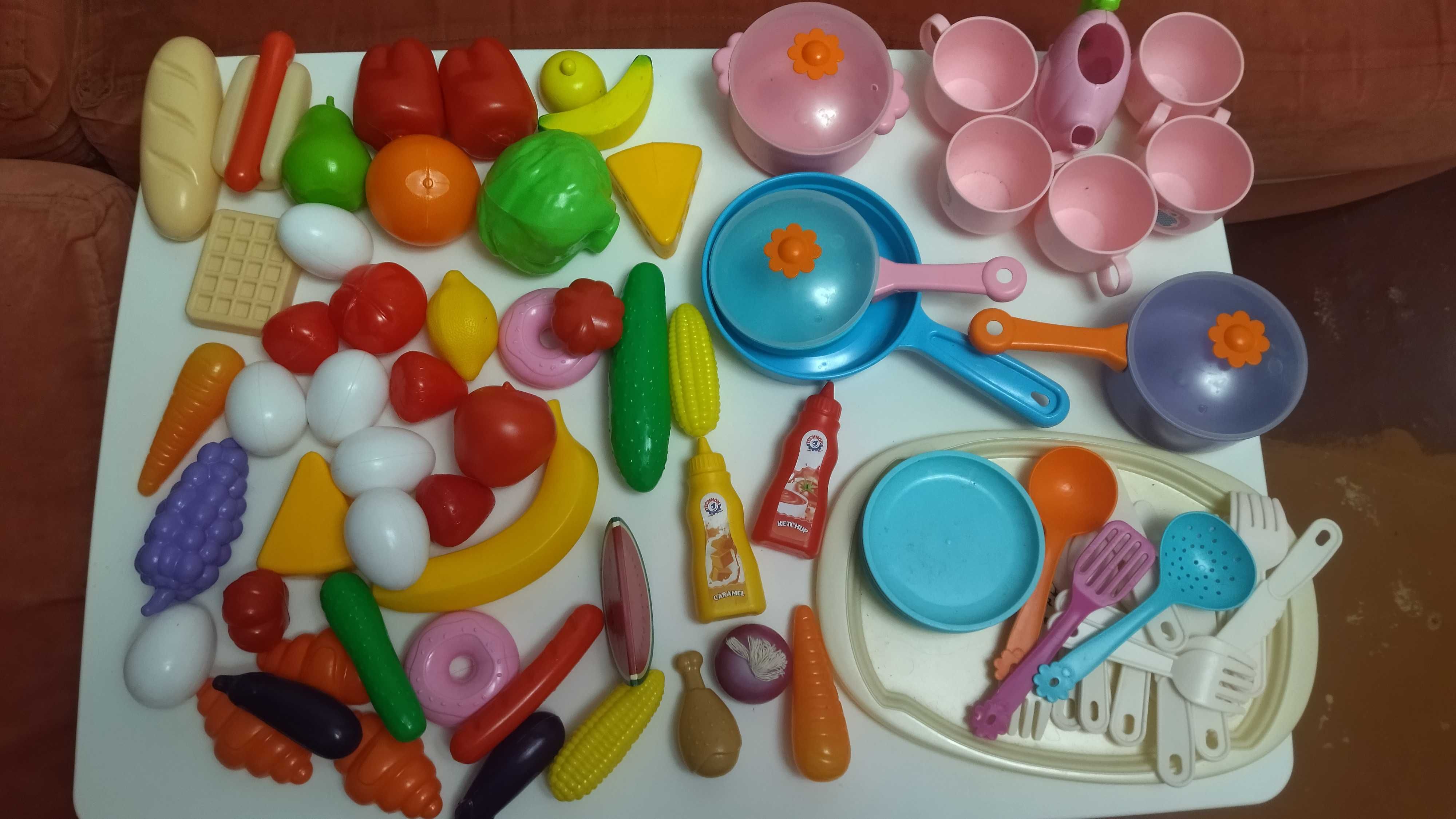 іграшки дитячій посуд, овочі та фрукти
