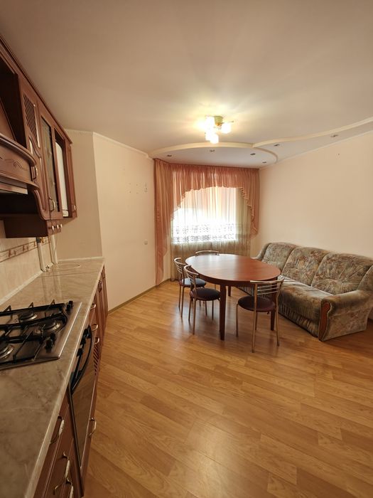 Продаж 2 кімнатна. Вул. Коновальця