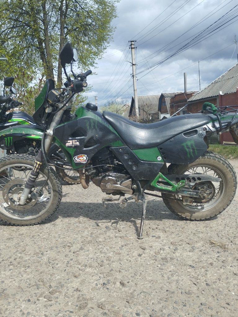 Продам мотоцикл Zongshen lzx200