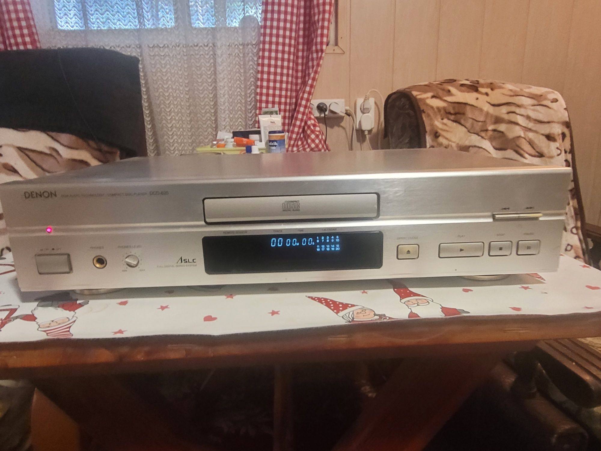 Sprzedam niesprawne radio Zodiak amplituner JVC  i Hitachi I CD Denon