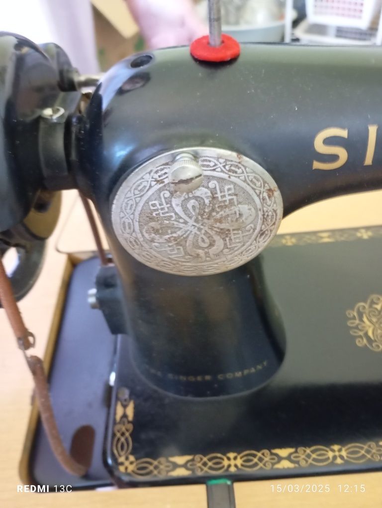 Máquina de costura Singer em excelente estado