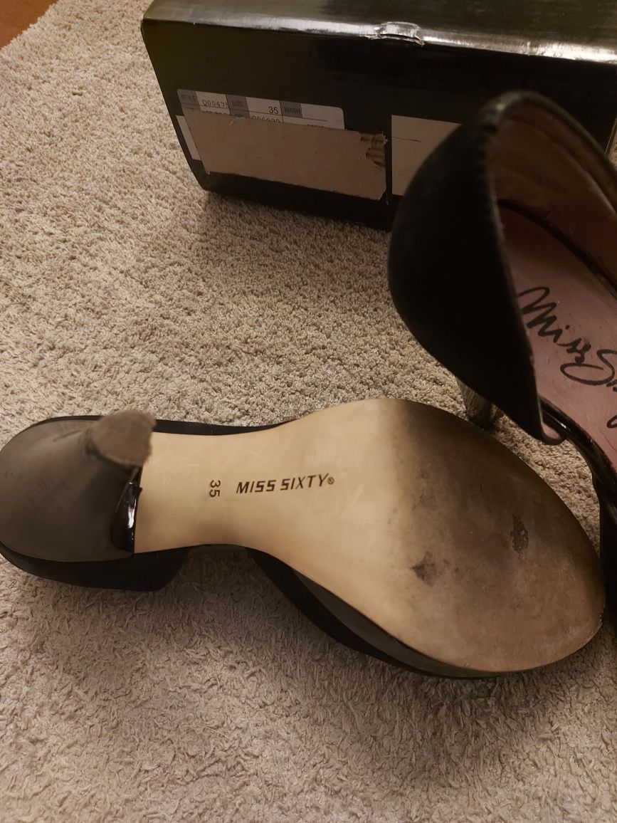 Sapatos pretos Miss Sixty 35