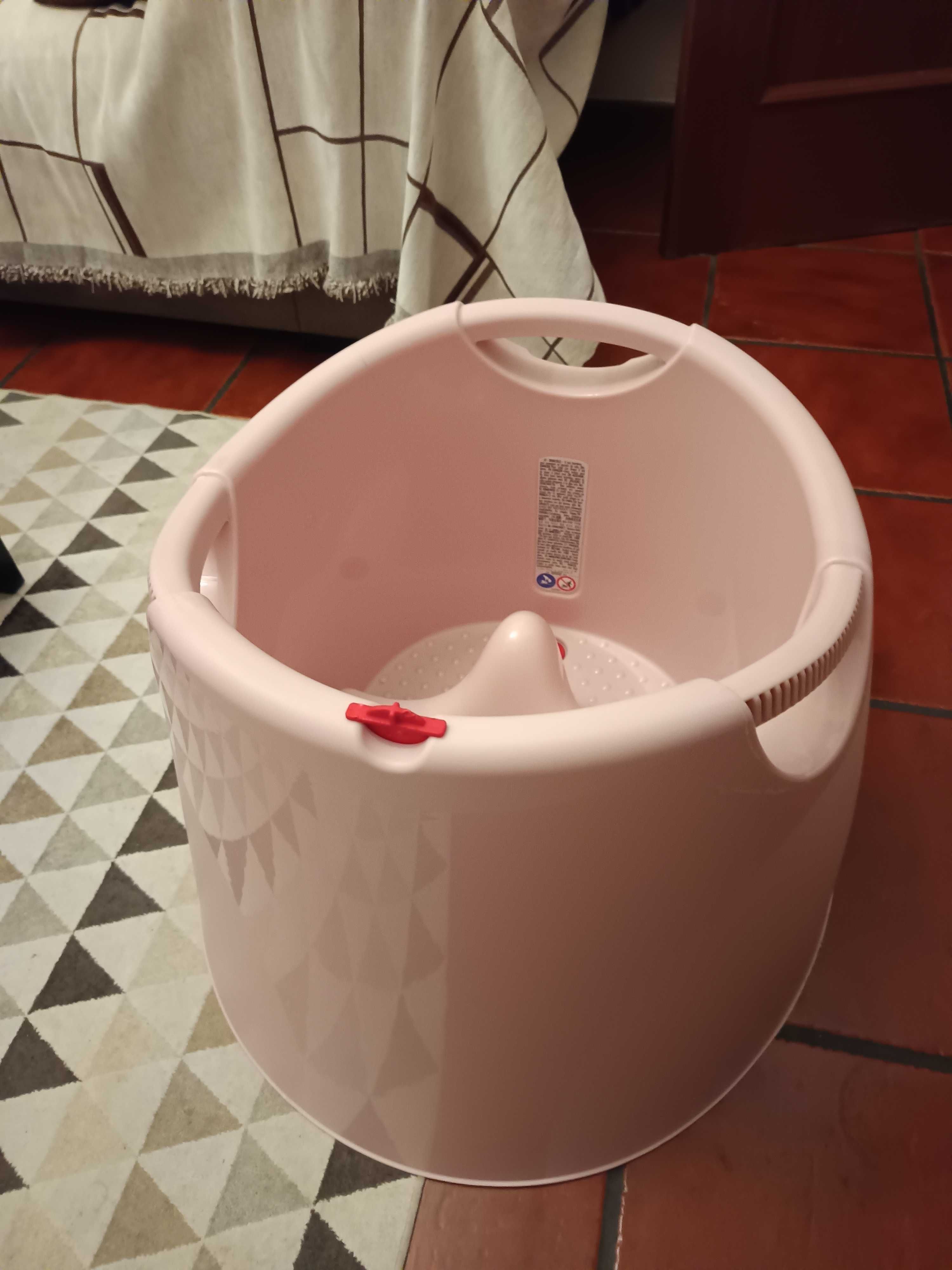 Banheira de criança Oplá Rosa(1 -3 anos) praticamente nova