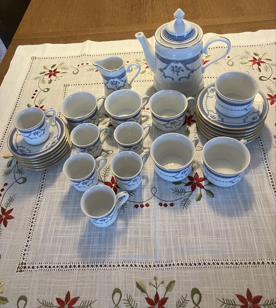 Dois servicos de chá e café Quinta Nova