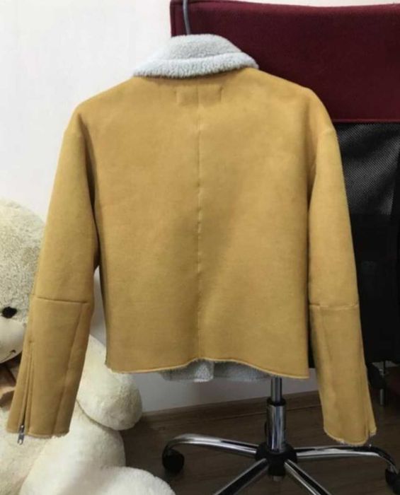 Жіноча яскрава коротка дублянка