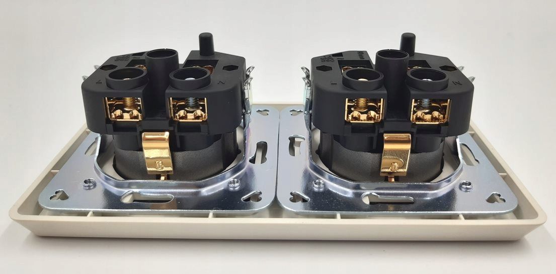 Furutech FP-SWS-D (G) gniazdo zasilające podwójne