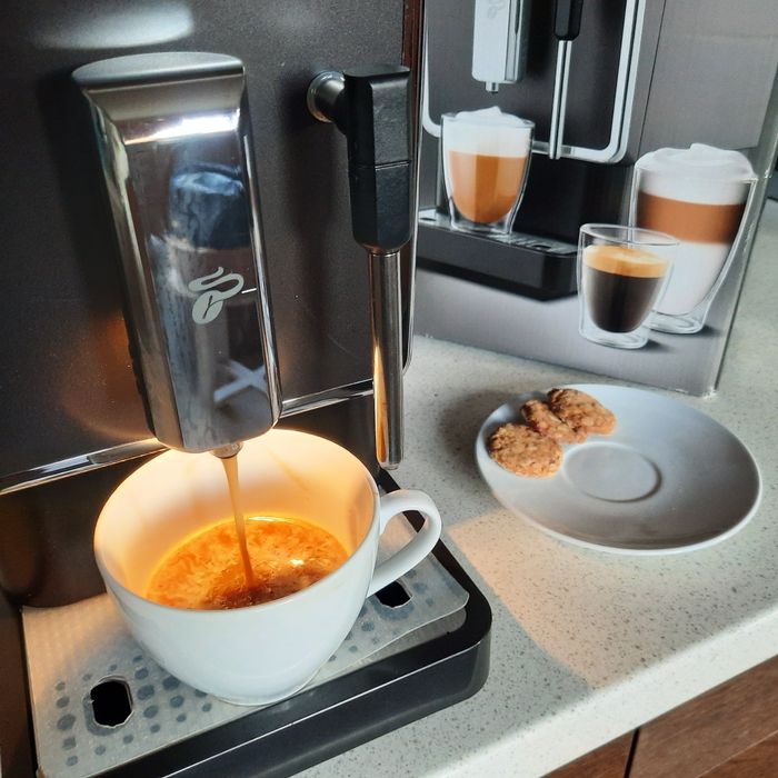 Ekspres do kawy Tchibo Esperto Latte, mało używany.